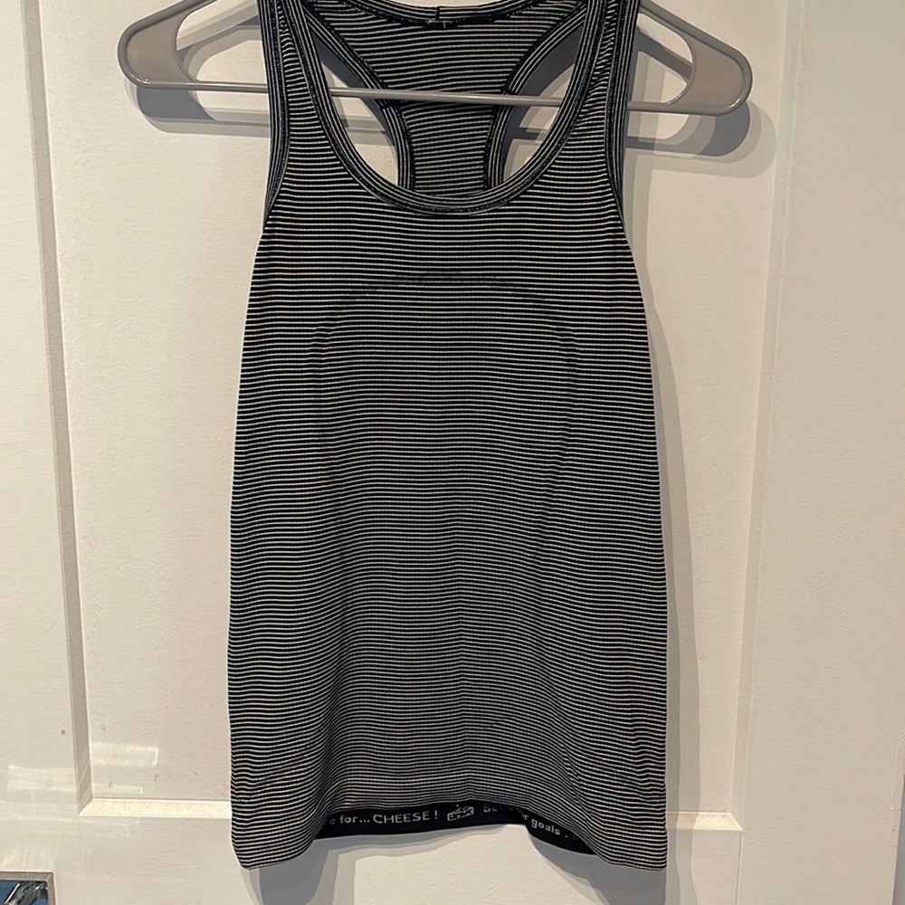 Swiftly tech tank- LULULEMON